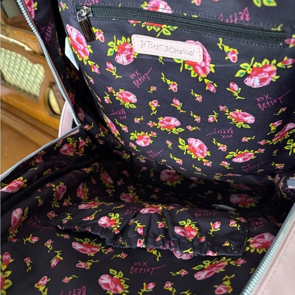 Betsey Johnson Pink Kitsch Large Backpack with Heart Accents Matching Pouch NEW main image 6